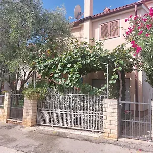 Asterix Apartment
